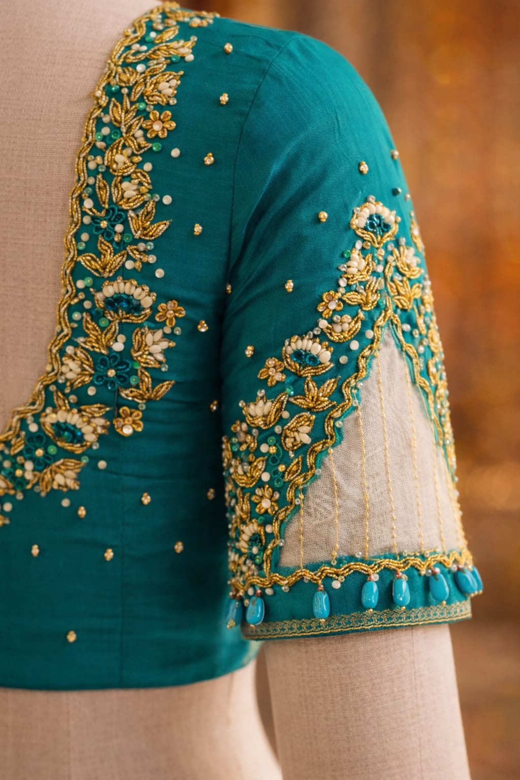 HKRF28 V Net sleeve Maggam work blouse