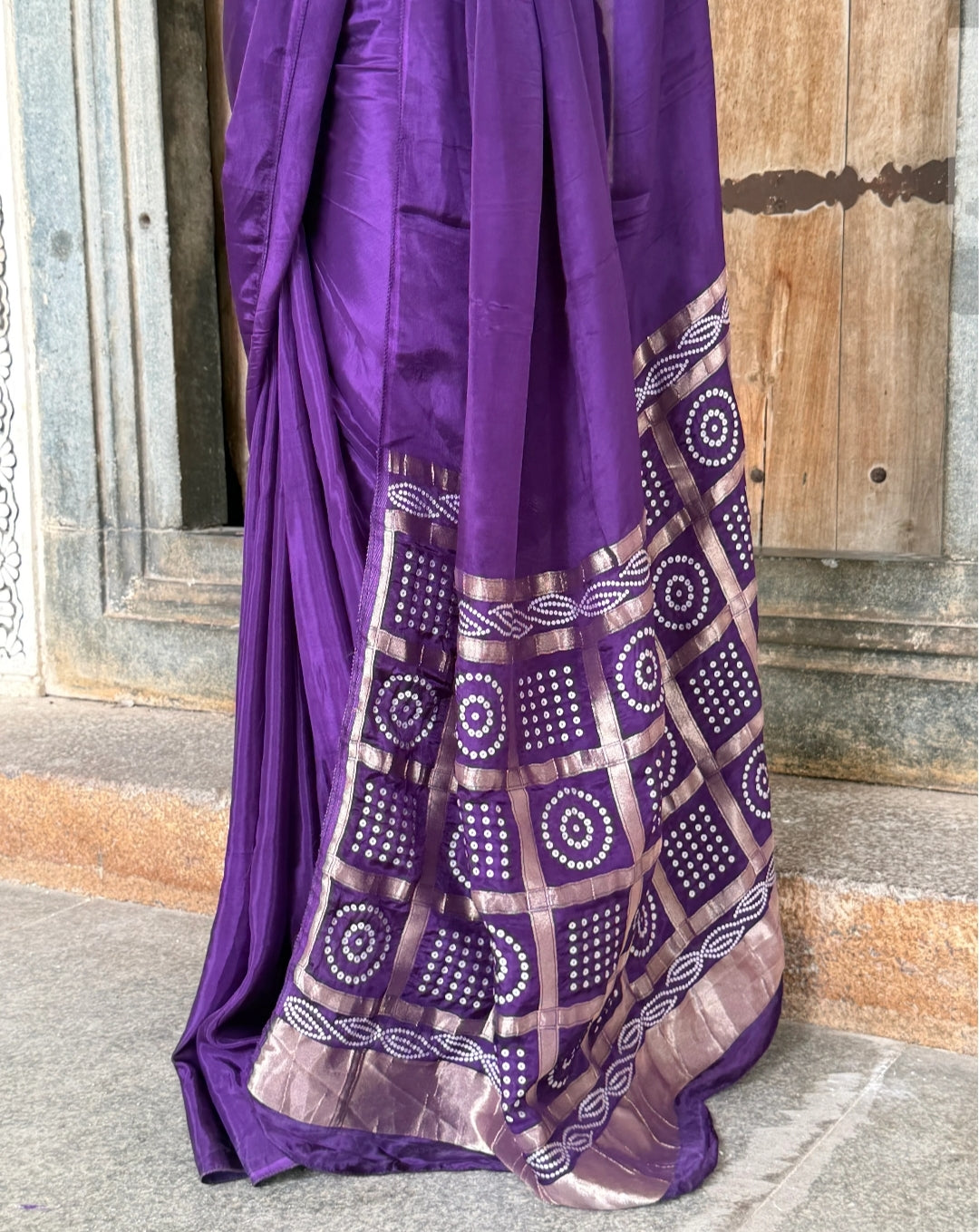 Viscose crepe purple saree with Bandhej pallu HK39